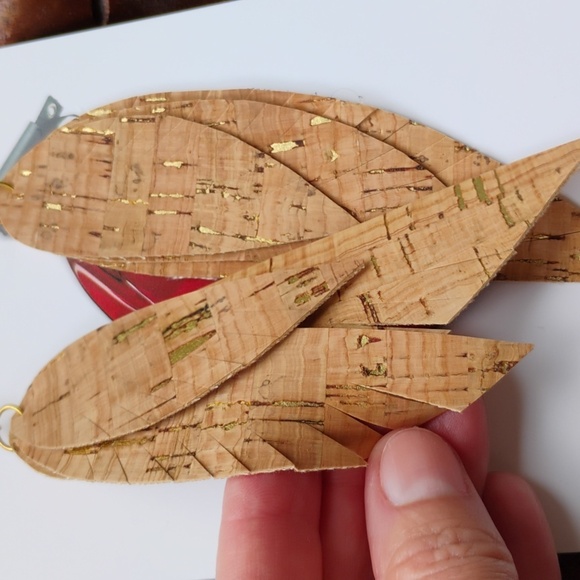 BROKEN HEART EARRINGS - Picture 7 of 7